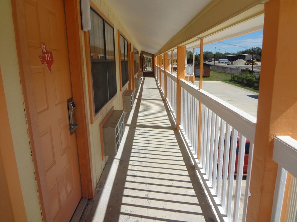 Antlers Inn Goliad Ngoại thất bức ảnh
