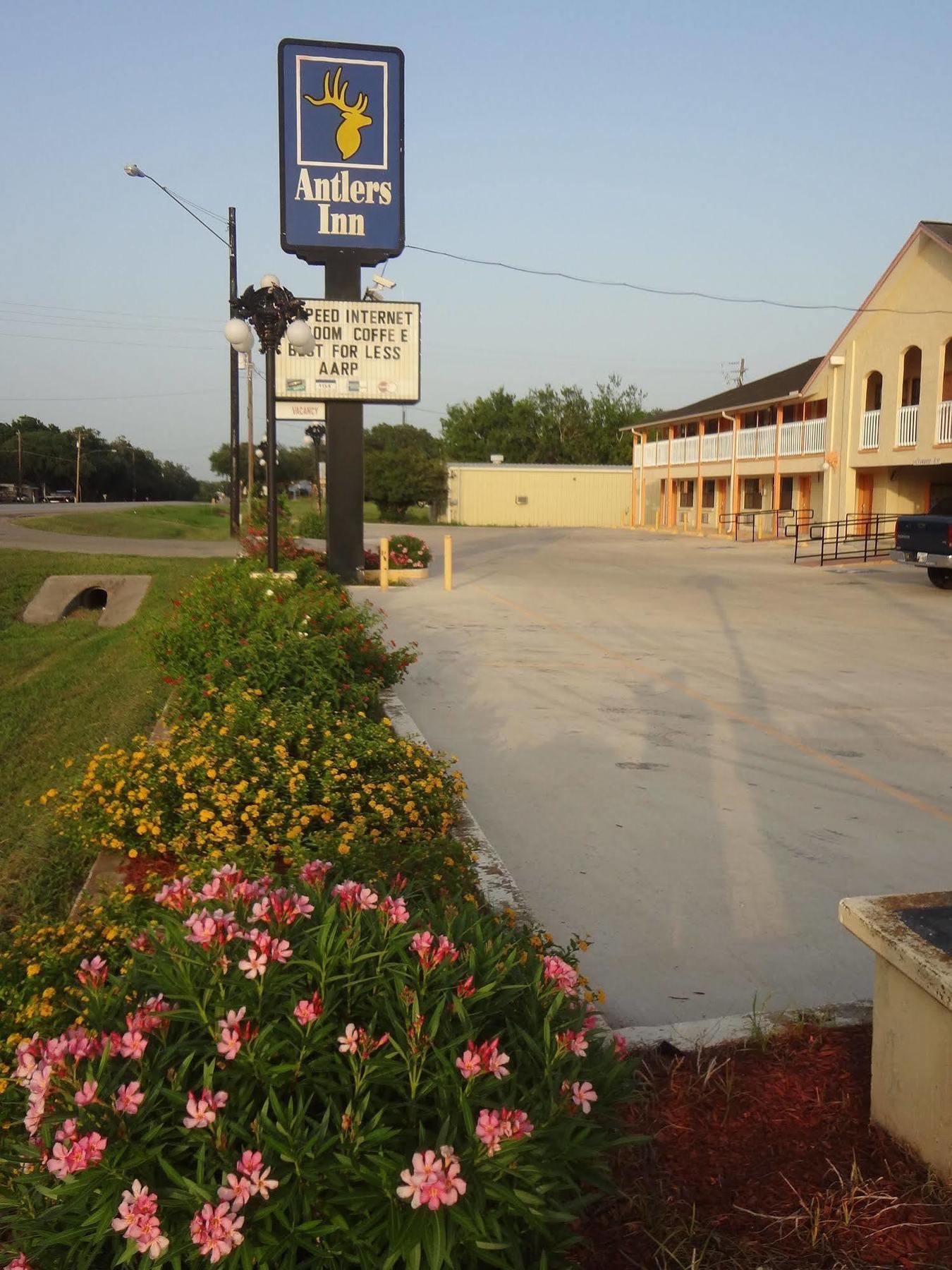 Antlers Inn Goliad Ngoại thất bức ảnh